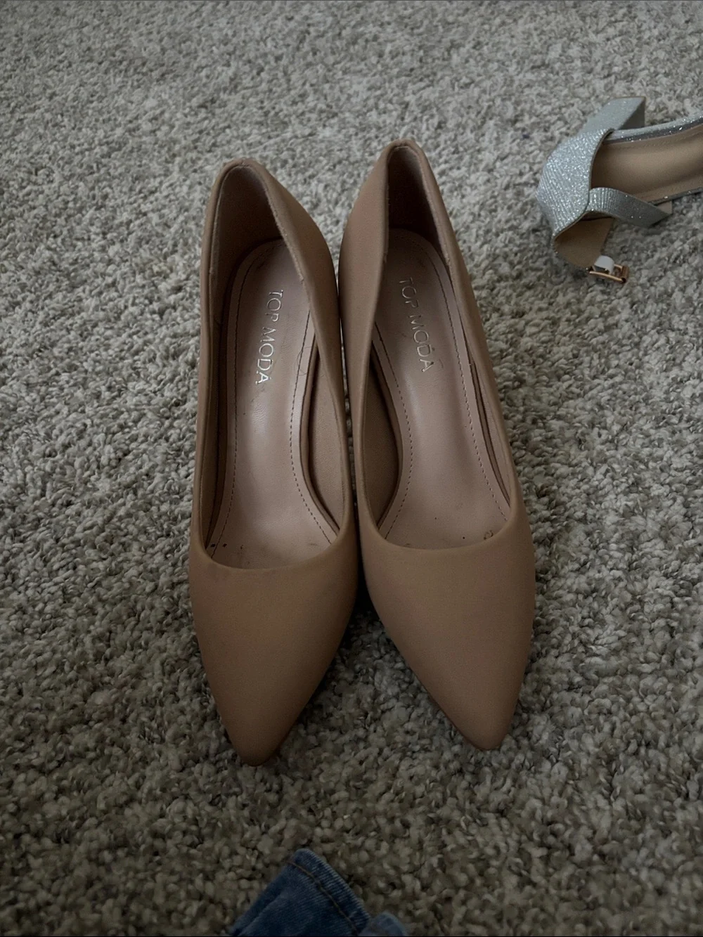 Top Moda Women’s Pointed Toe Pumps in Nude